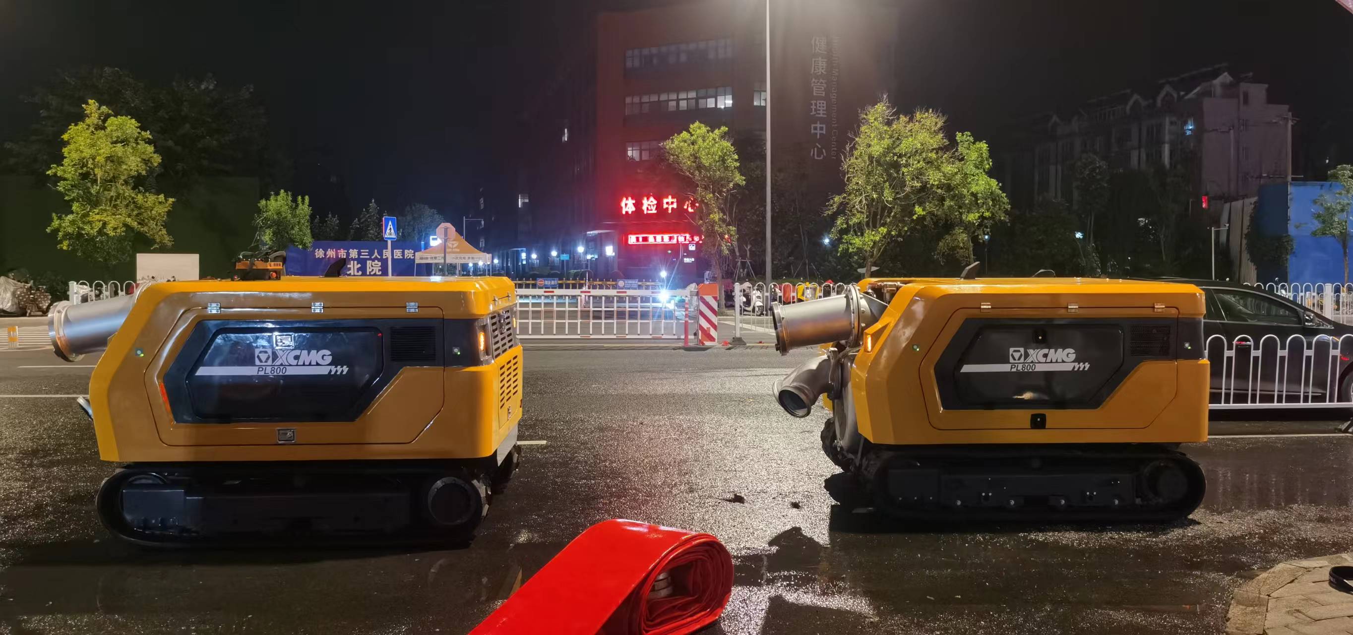 徐工排澇機(jī)器人緊急馳援，多處澇區(qū)“治水先鋒”